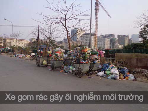 xe gom rác xếp hàng dài trên phố